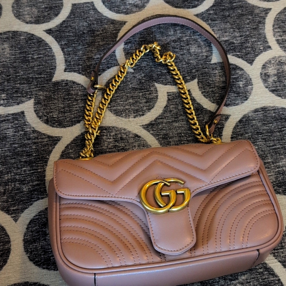 NOT REAL. fashion bag